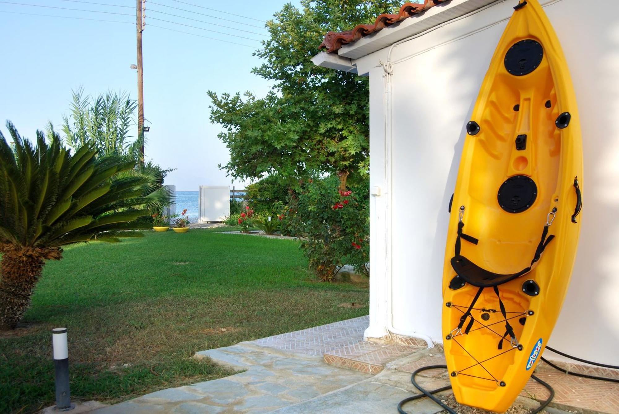 Villa Akrata Exteriör bild
