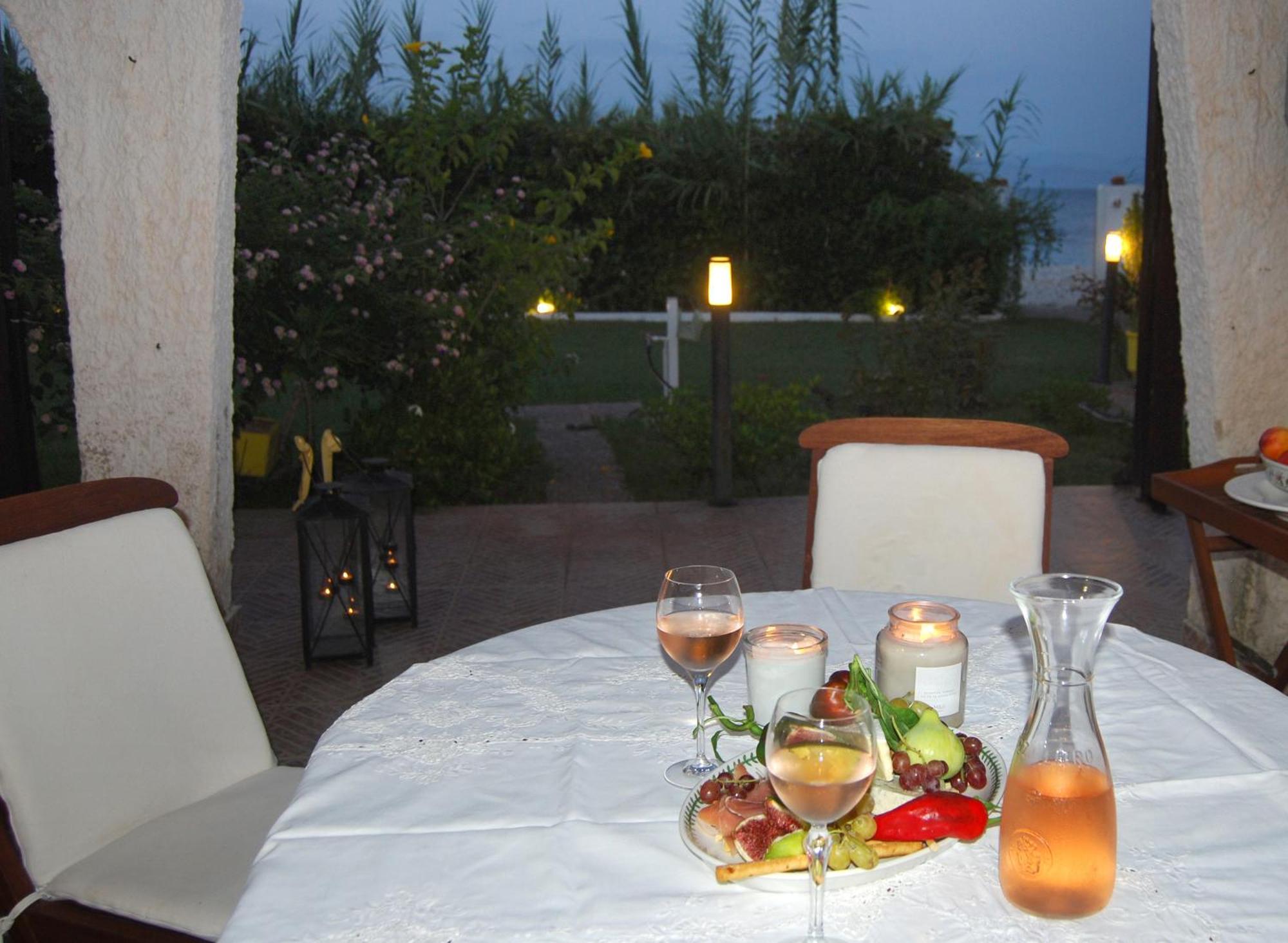 Villa Akrata Exteriör bild